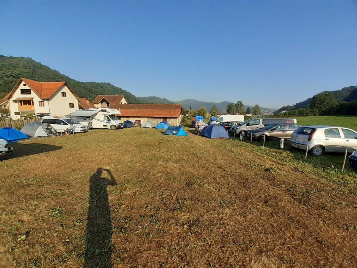 Dragacevska Avlija - Camp Hotel กูซา ภายนอก รูปภาพ
