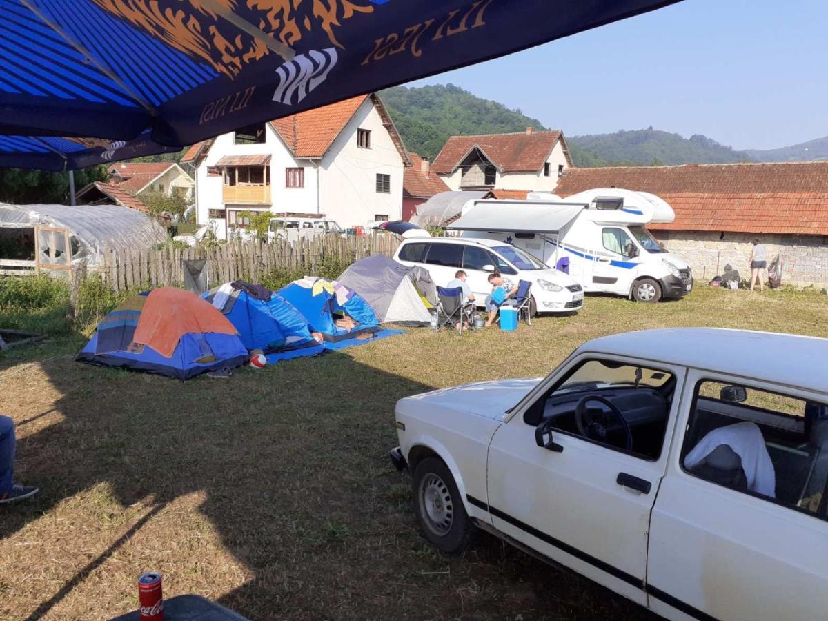 Dragacevska Avlija - Camp Hotel กูซา ภายนอก รูปภาพ