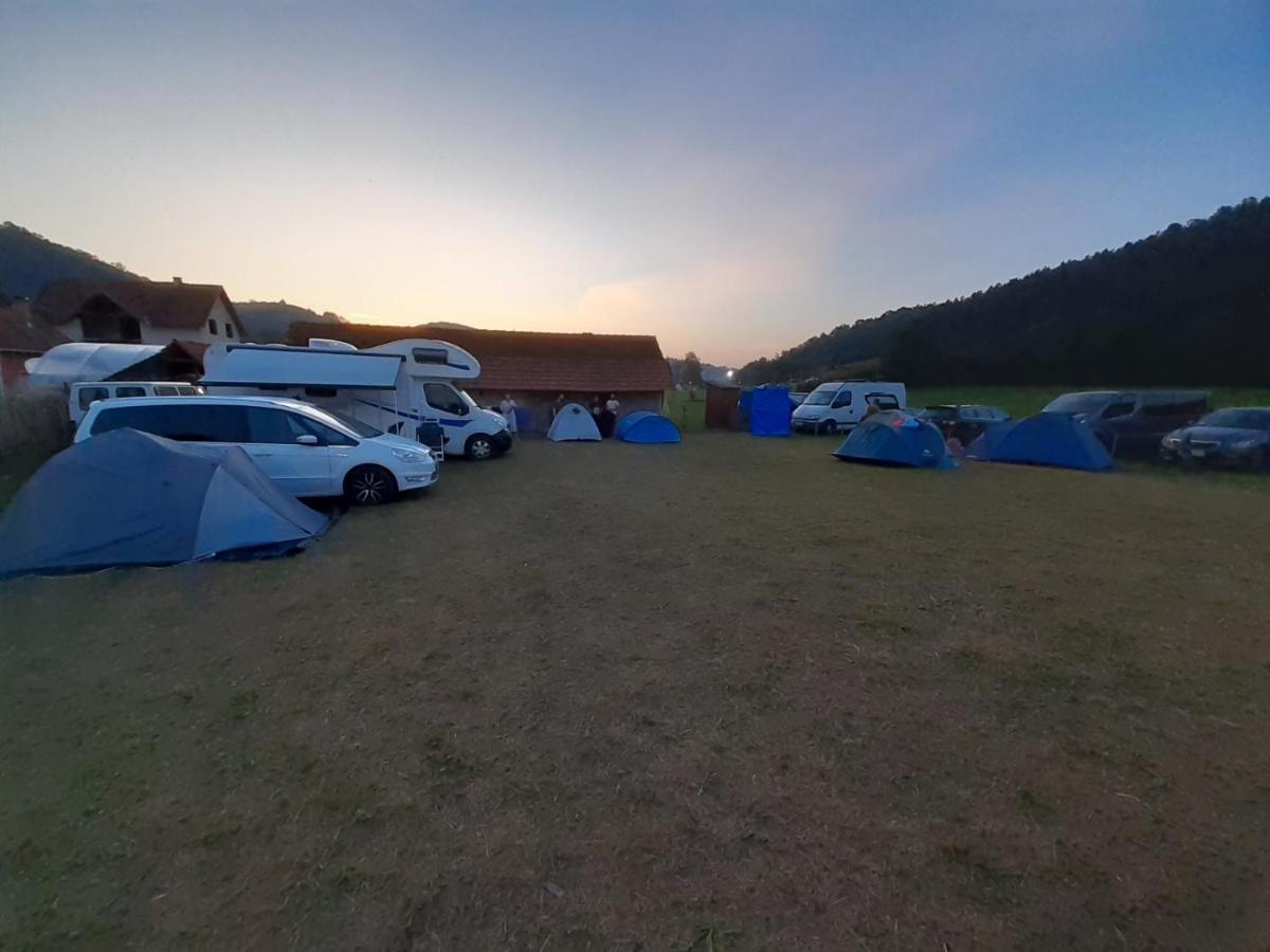 Dragacevska Avlija - Camp Hotel กูซา ภายนอก รูปภาพ